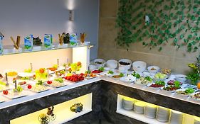Grand Zara Hotel